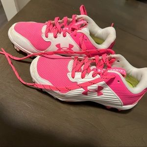 ONLY WORN ONCE! Little Girls Under Armour Softball Cleat - Size 1